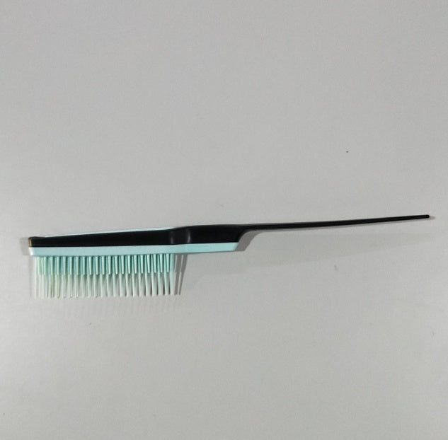 Fluffy shaped styling comb